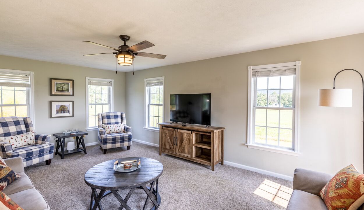 Photo of Bedroom in Etlan