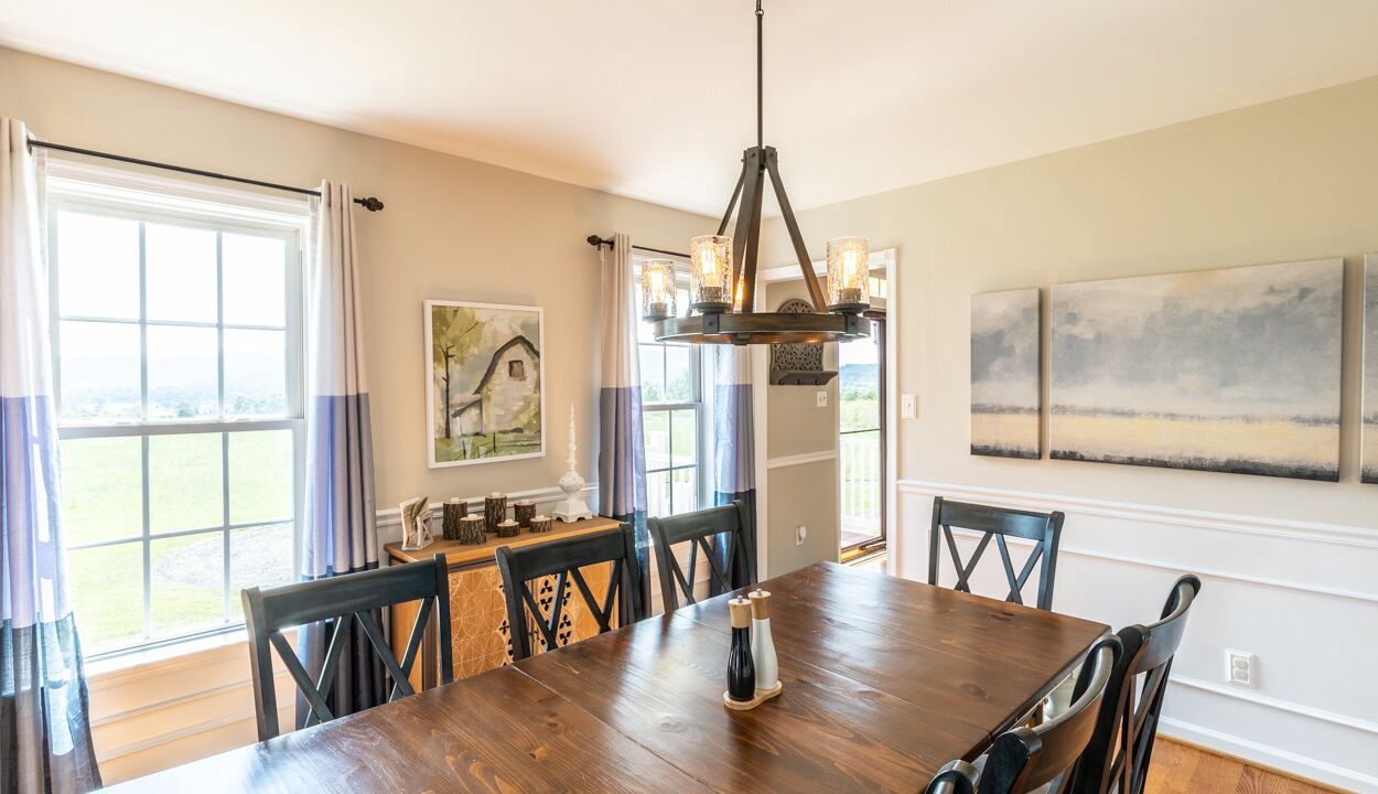 Photo of Livingroom in Etlan