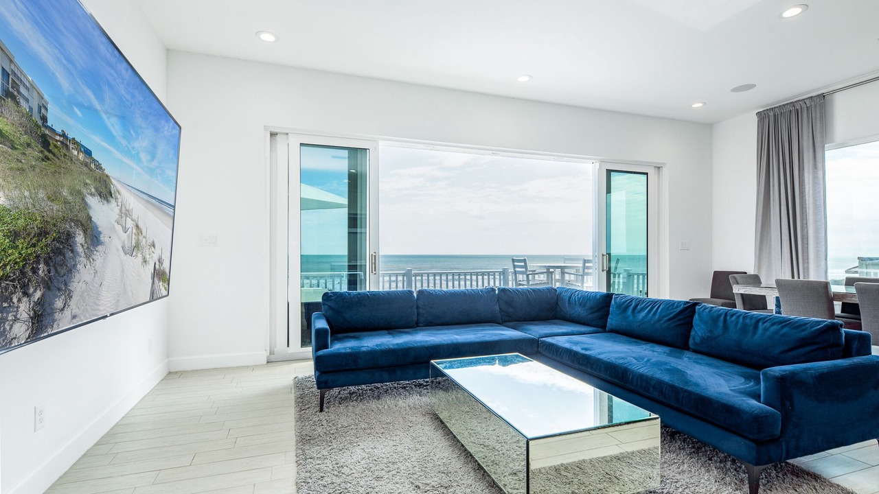 Photo of Livingroom in Crescent Beach