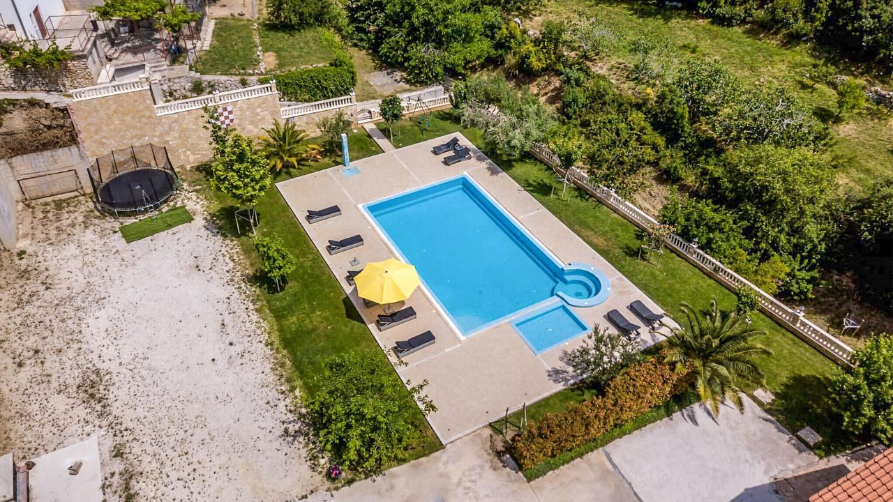 Photo of Others in Solin