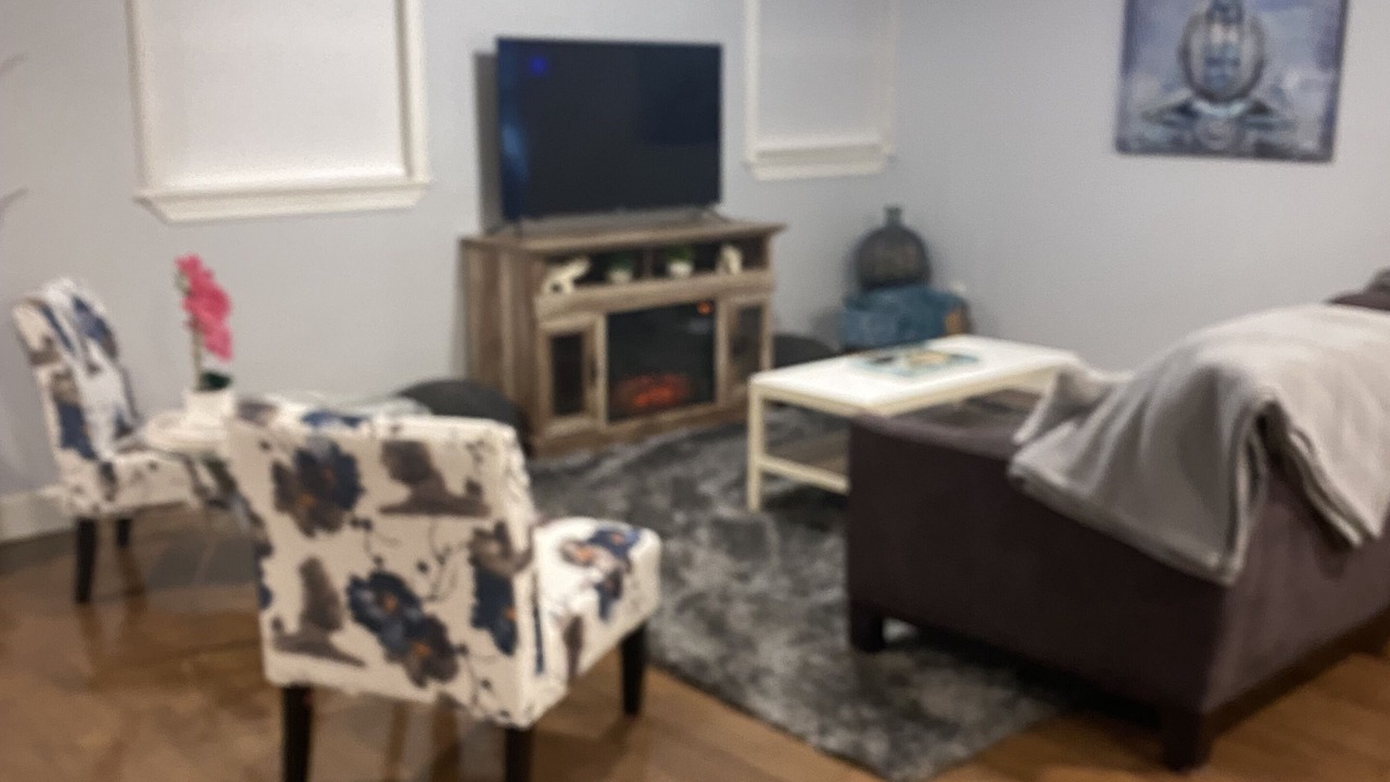 Photo of Livingroom in Broadview Manor