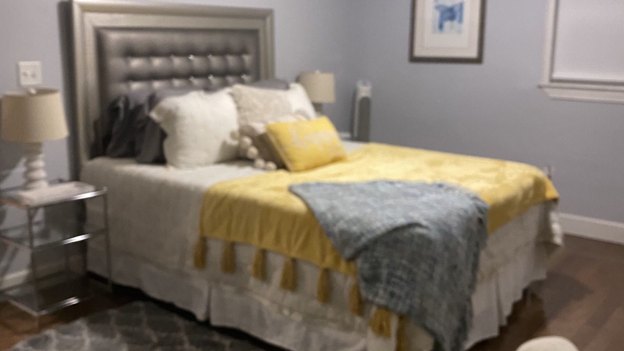 Photo of Bedroom in Broadview Manor
