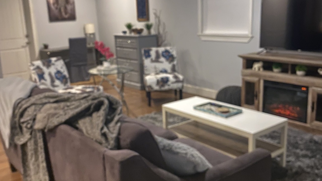 Photo of Livingroom in Broadview Manor