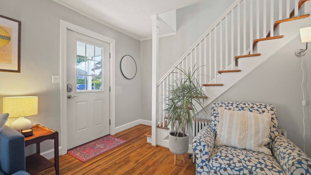 Photo of Livingroom in Fry's Spring