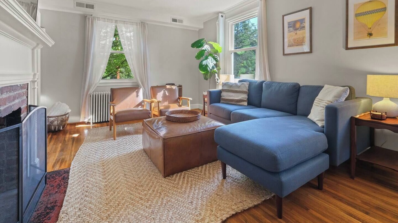 Photo of Livingroom in Fry's Spring