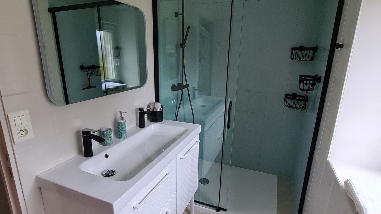 Photo of Bathroom in Combrit