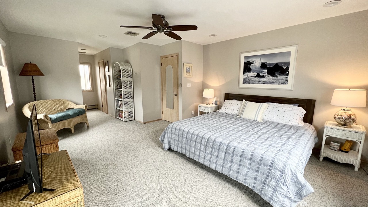 Photo of Bedroom in Aquebogue