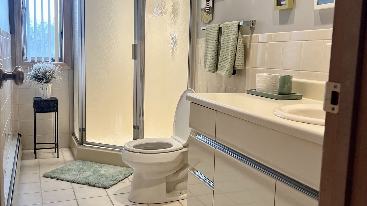 Photo of Bathroom in Aquebogue