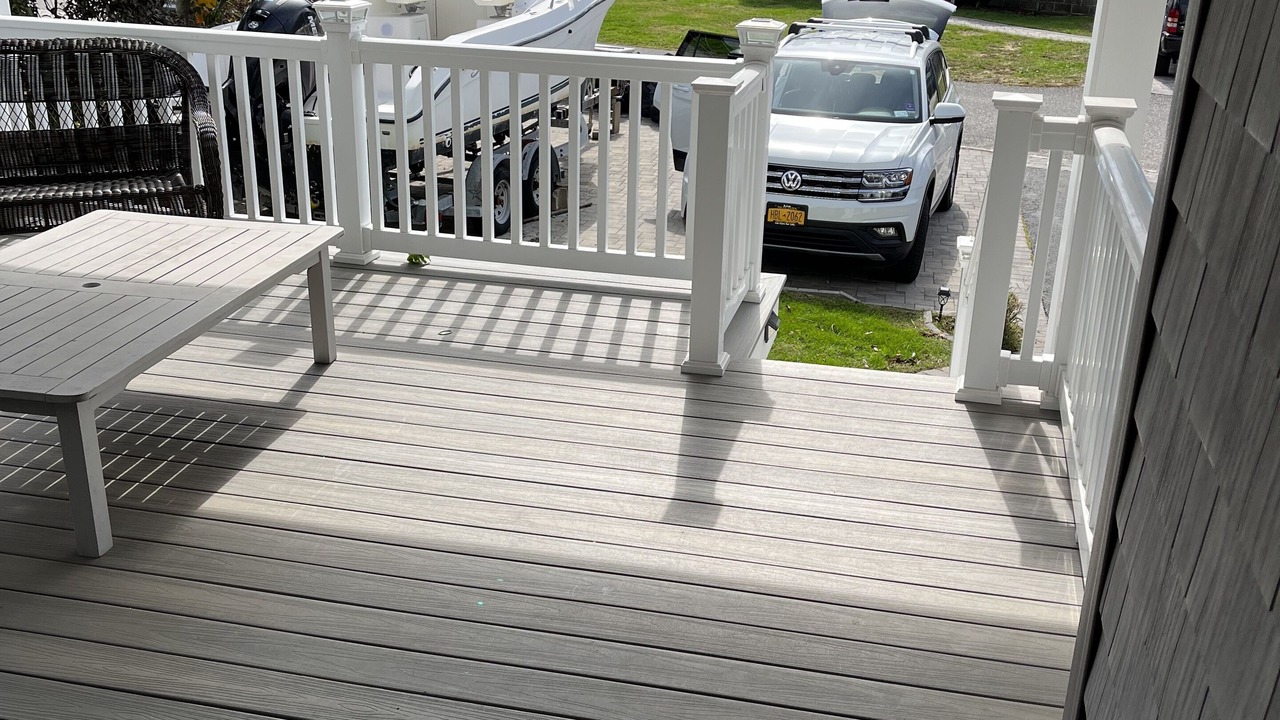 Photo of Patio Balcony in Aquebogue