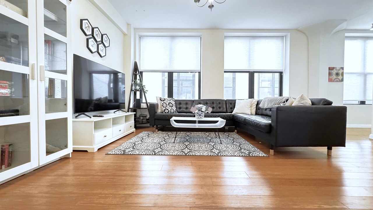 Photo of Livingroom in Downtown Boston