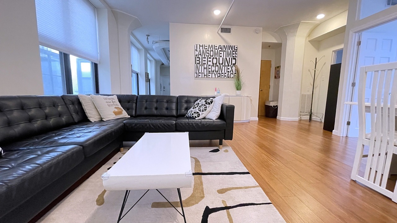 Photo of Livingroom in Downtown Boston