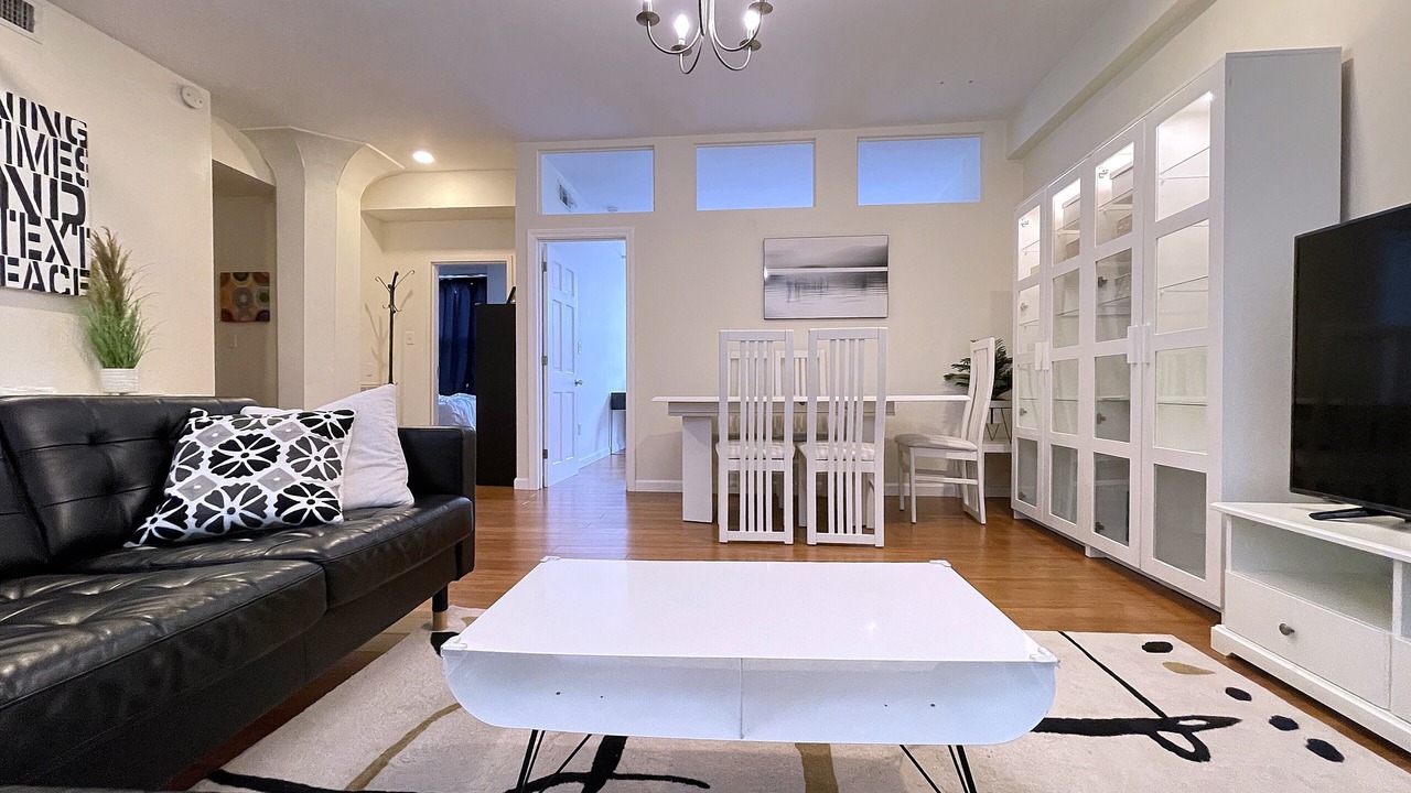 Photo of Livingroom in Downtown Boston