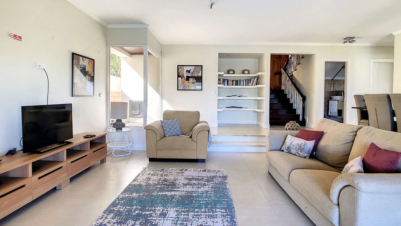 Photo of Livingroom in Garajau