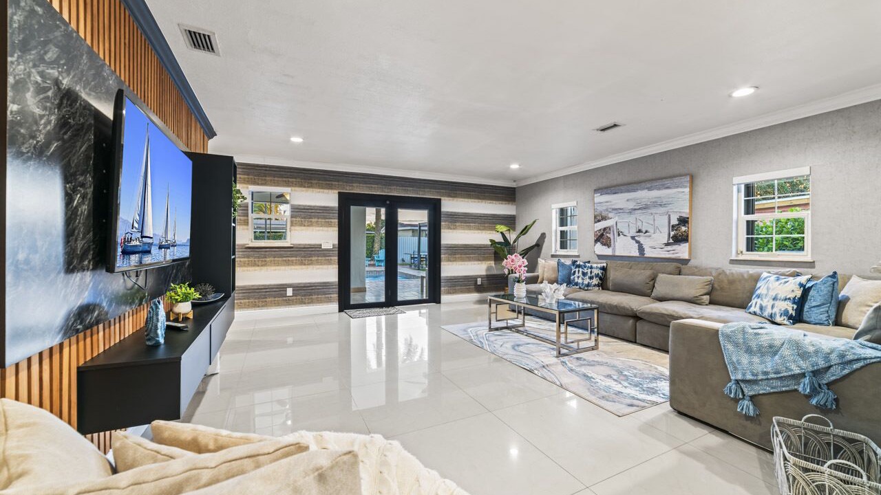 Photo of Bedroom in Carol City
