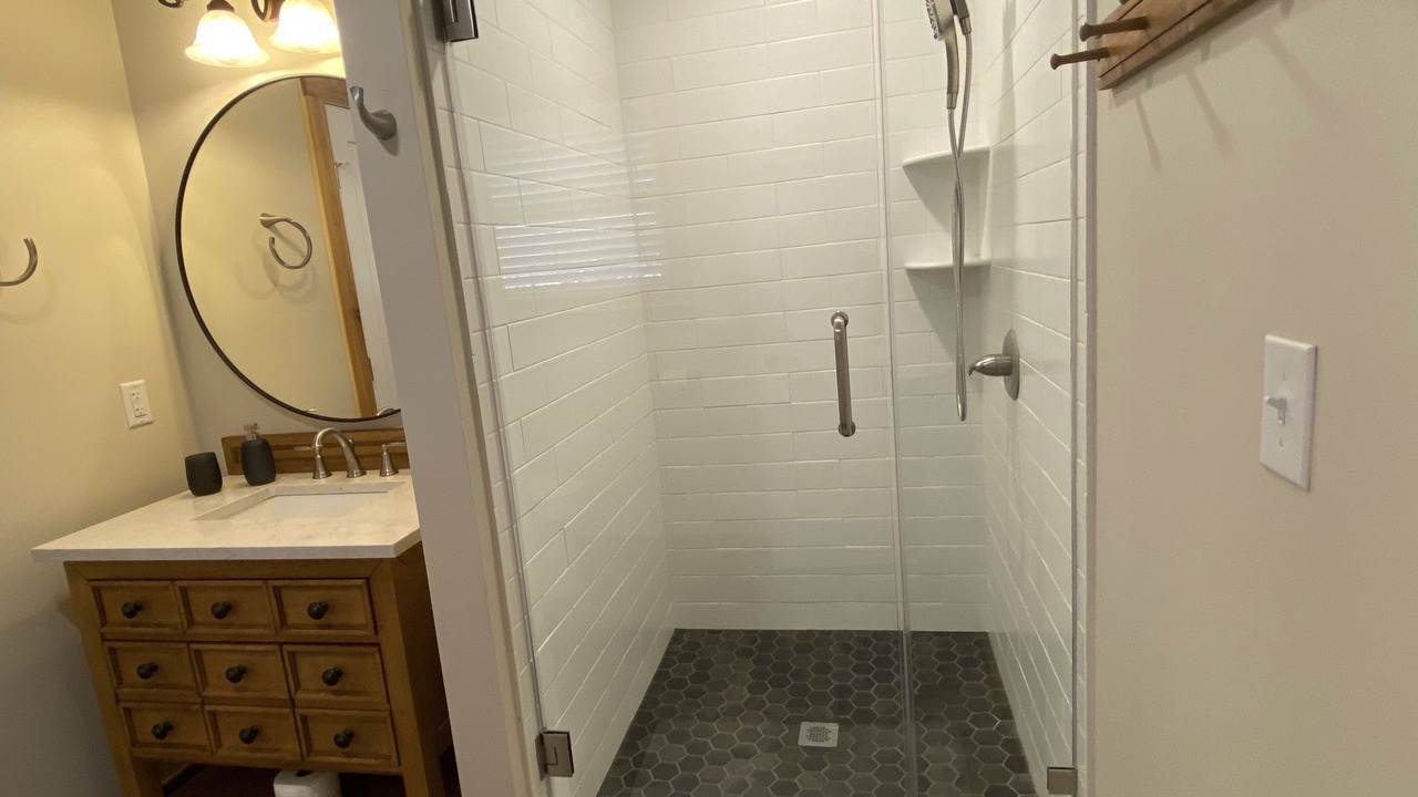 Photo of Bathroom in Huddleston