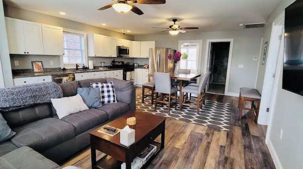 Photo of Livingroom in Newburgh