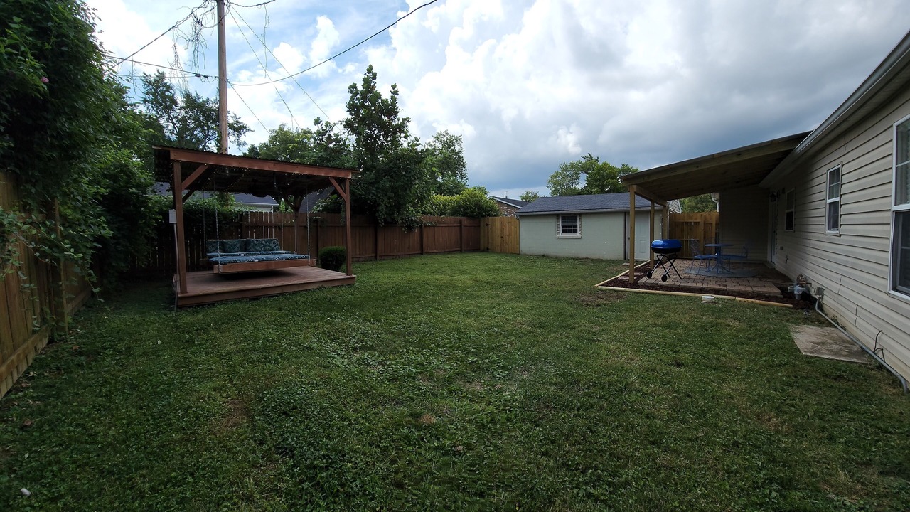 Photo of Patio Balcony in Jeffersonville - Clarksville