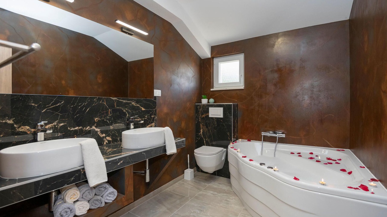 Photo of Bathroom in Grubine