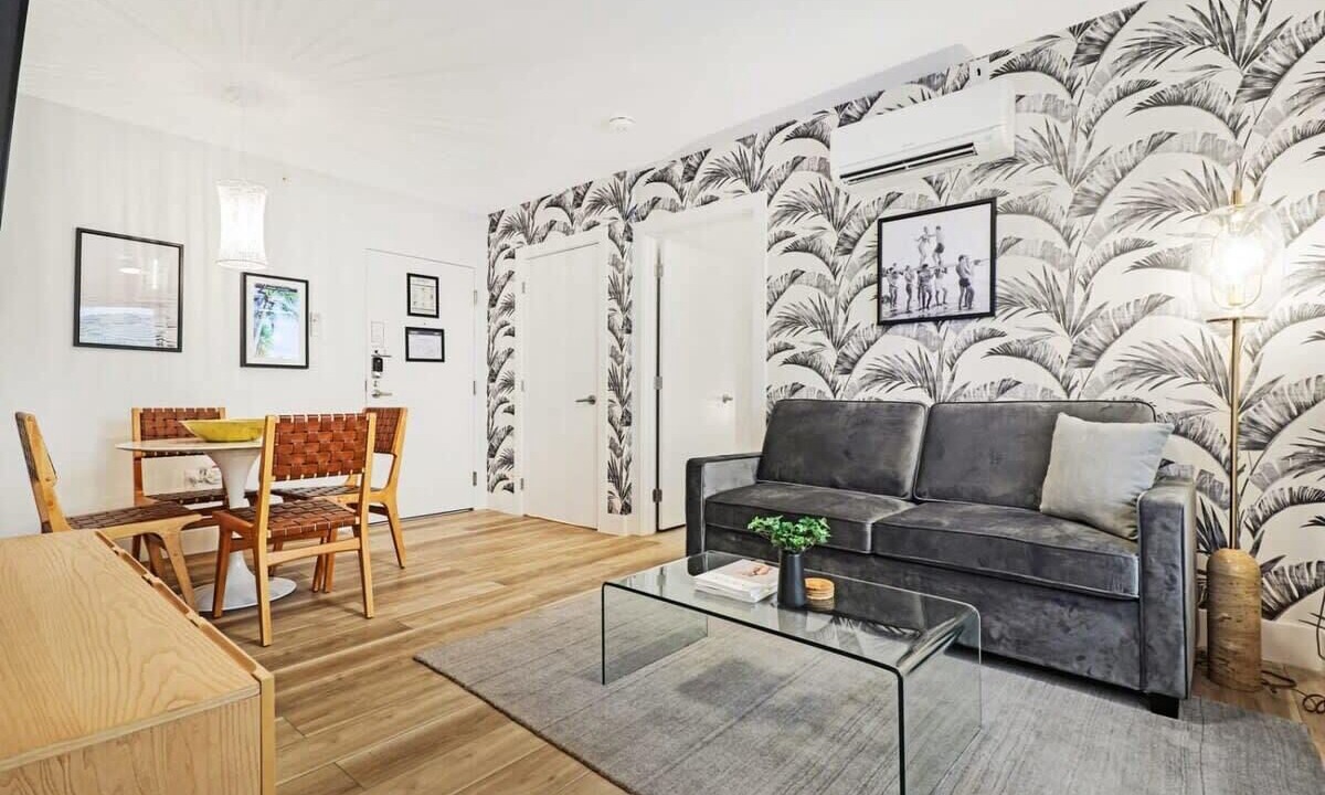 Photo of Livingroom in Mid Beach