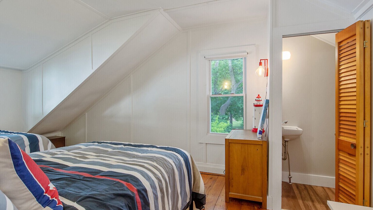 Photo of Bedroom in Town of Owasco