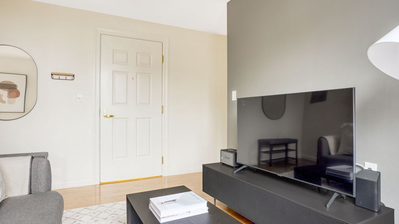 Photo of Livingroom in Central Square