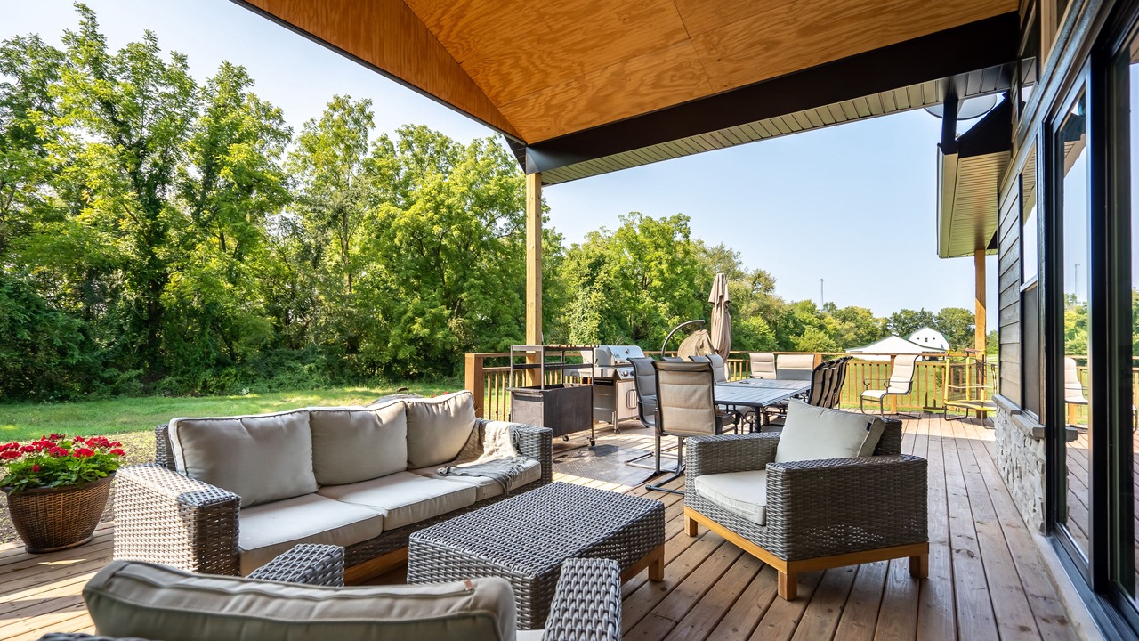 Photo of Outdoor in Delong
