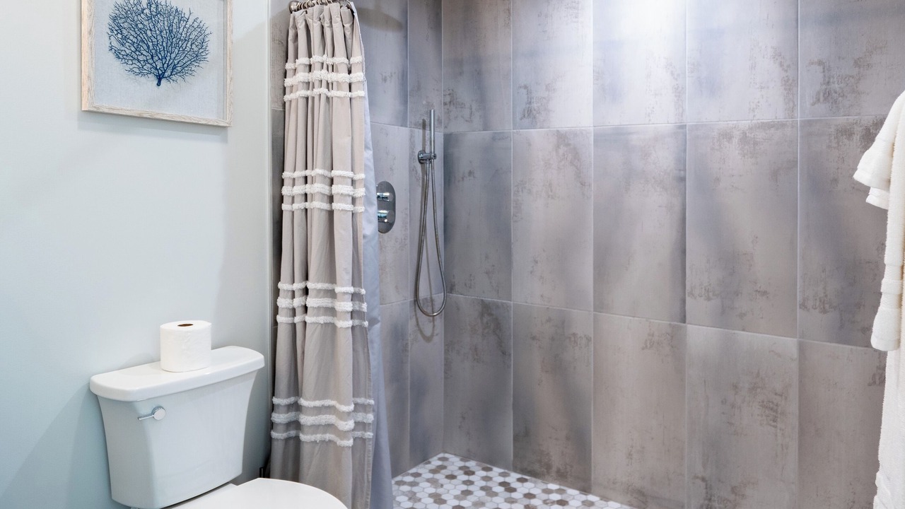 Photo of Bathroom in Delong