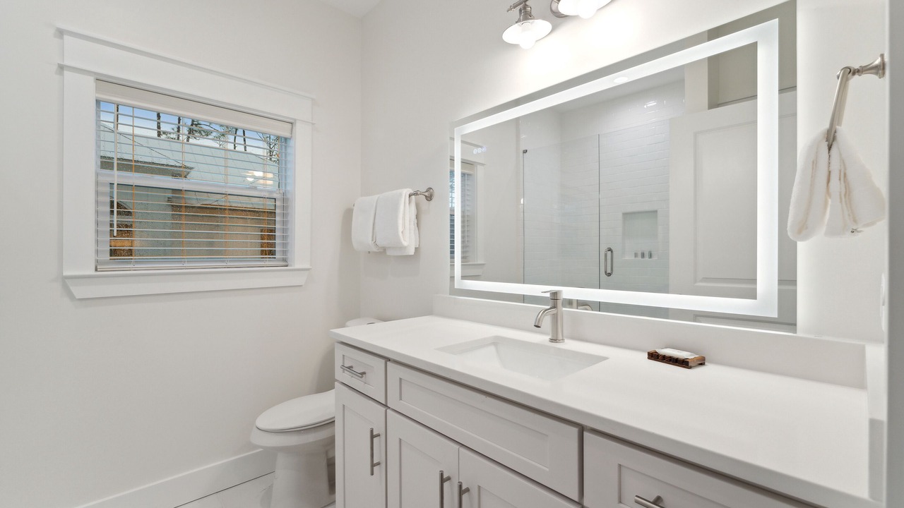 Photo of Bathroom in Treetop
