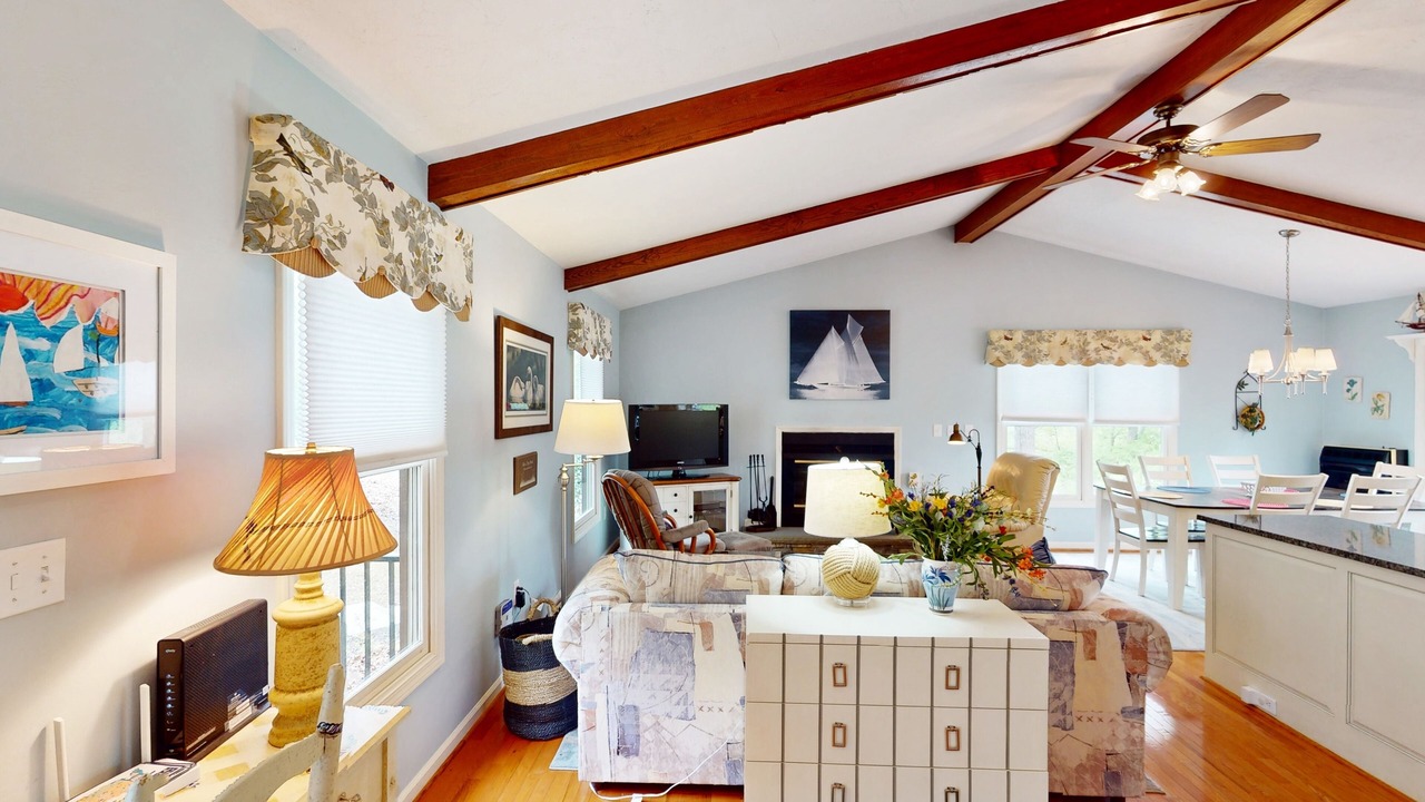 Photo of Livingroom in Westlake Corner