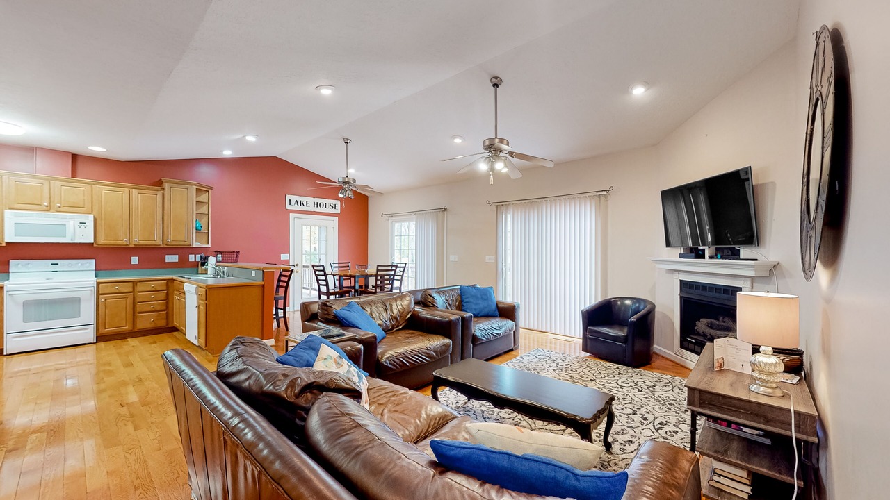 Photo of Livingroom in Westlake Corner