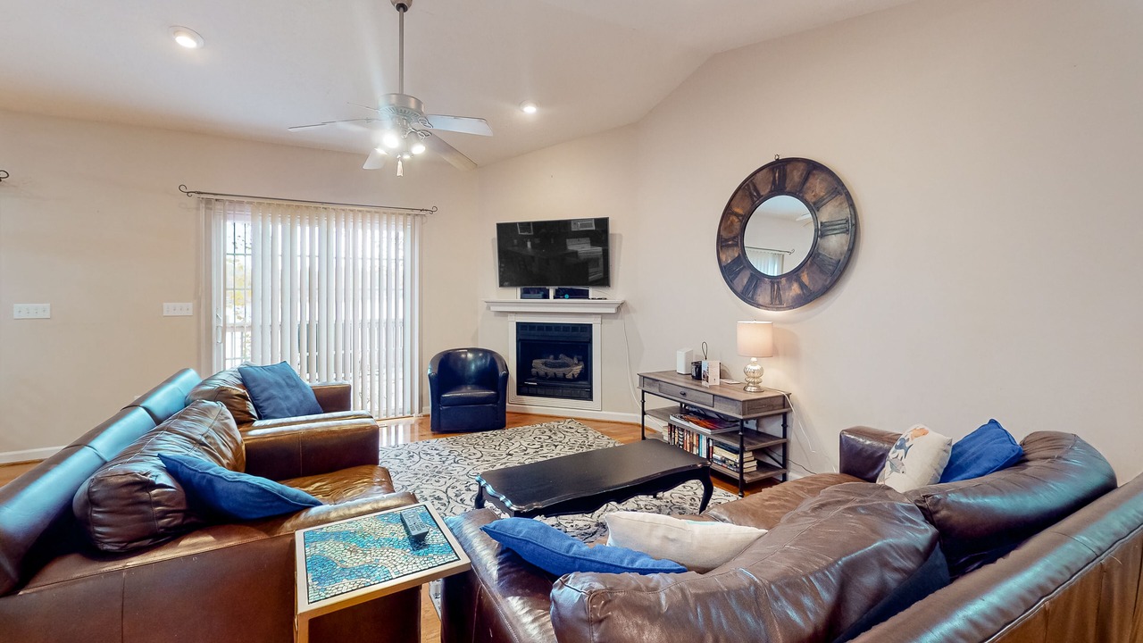 Photo of Livingroom in Westlake Corner