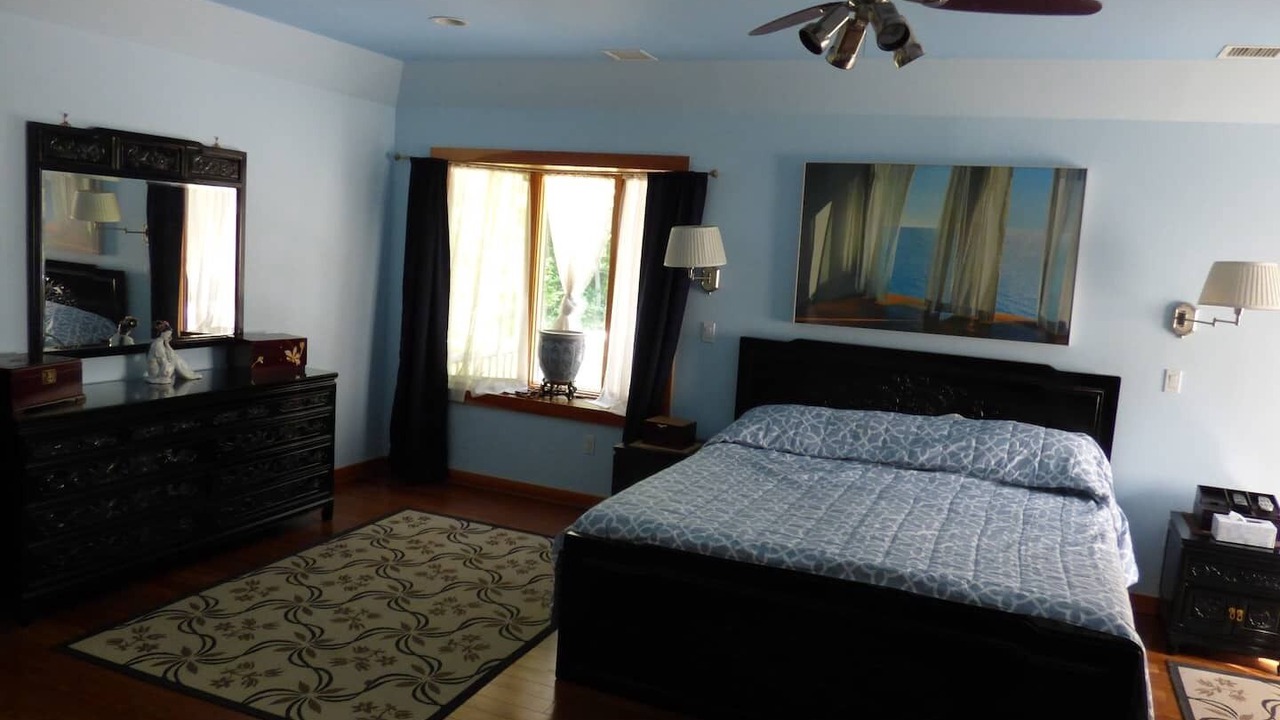 Photo of Bedroom in Brookhaven