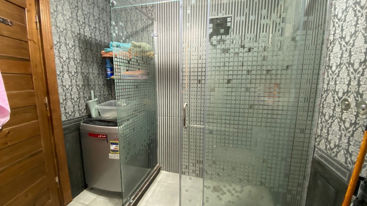 Photo of Bathroom in Garden City