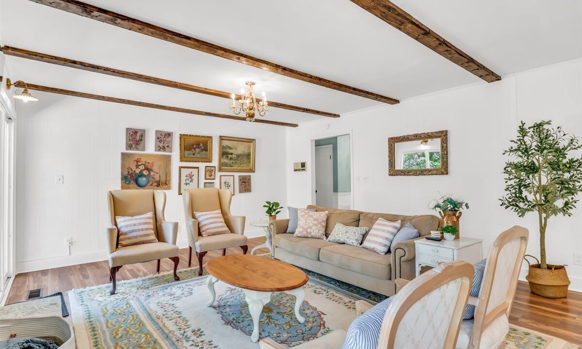 Photo of Livingroom in Merifield Acres