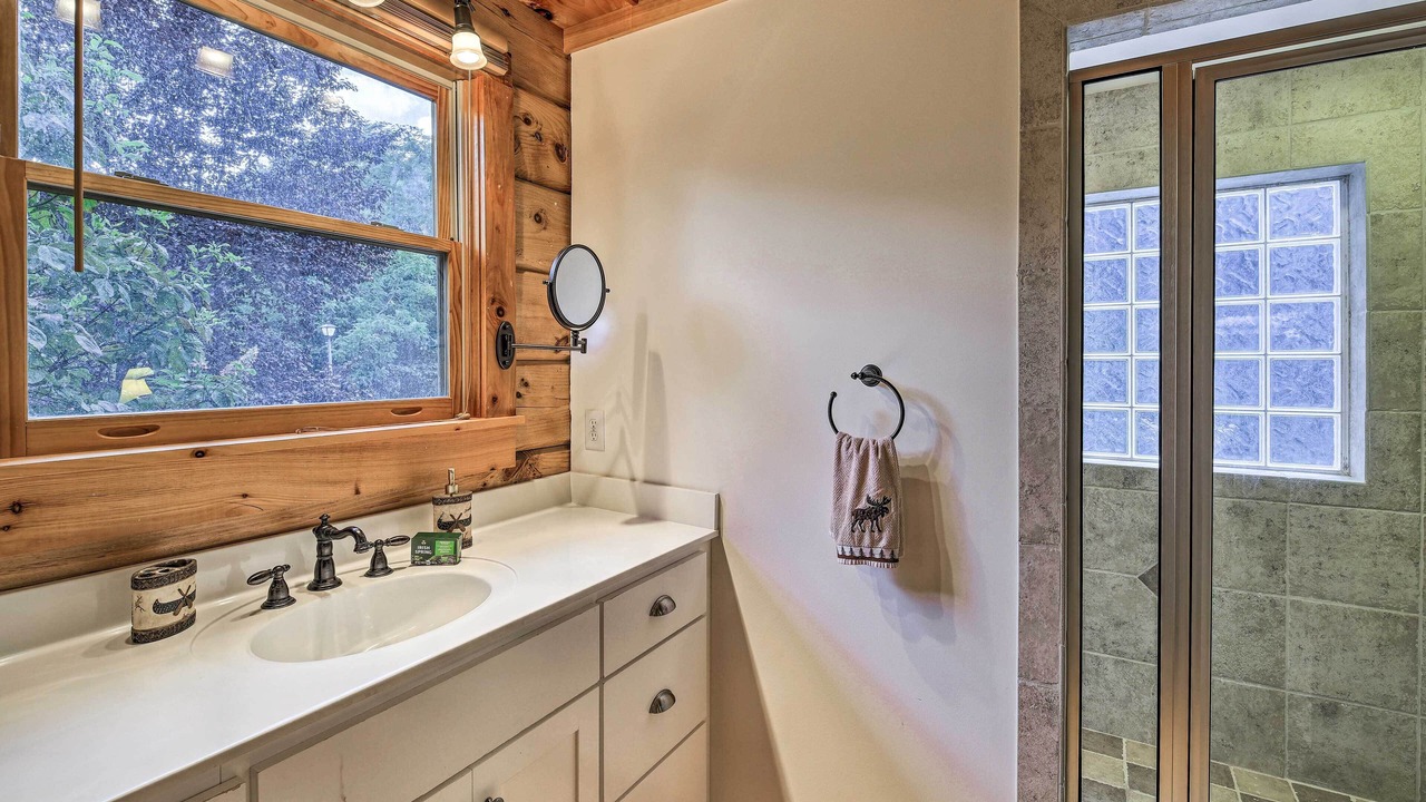 Photo of Bathroom in Piney Creek