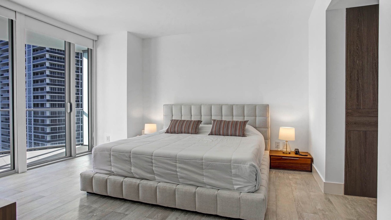 Photo of Bedroom in Hallandale Beach