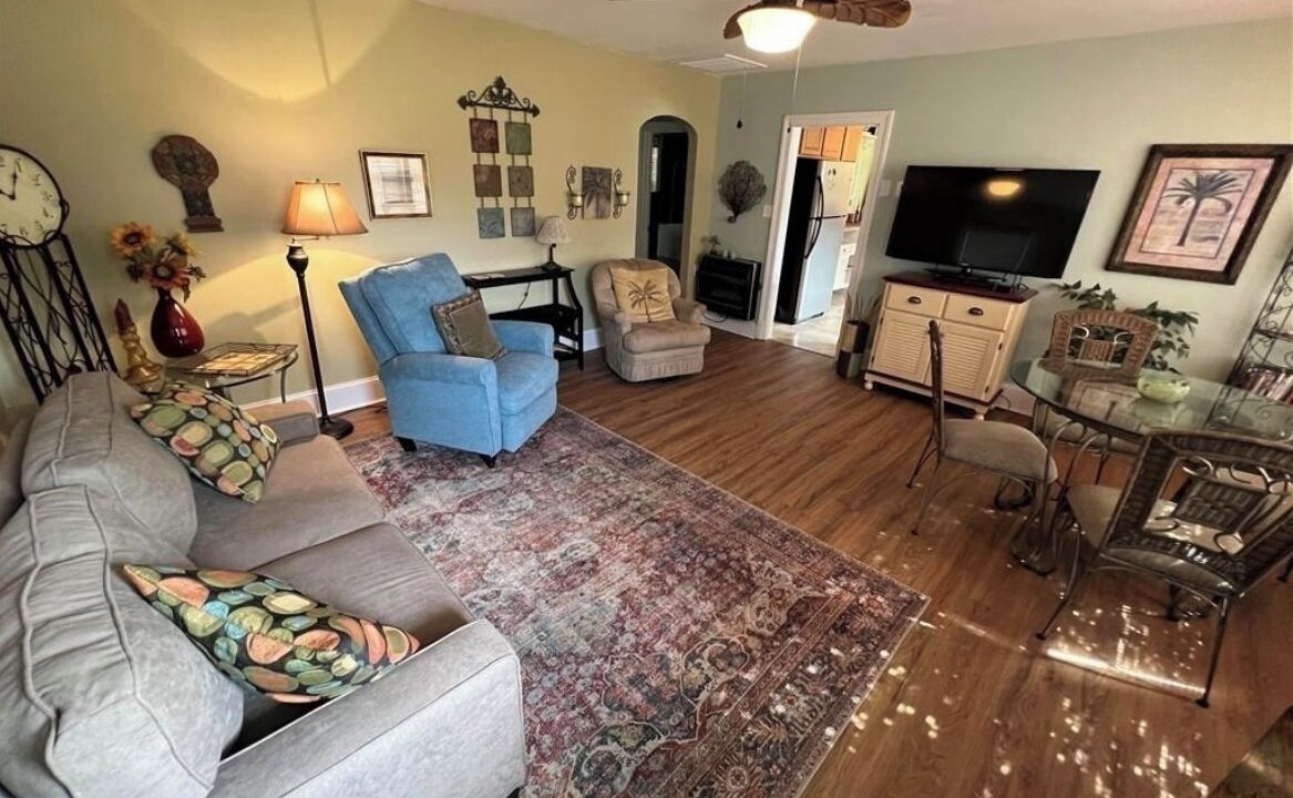 Photo of Livingroom in Windmill Point