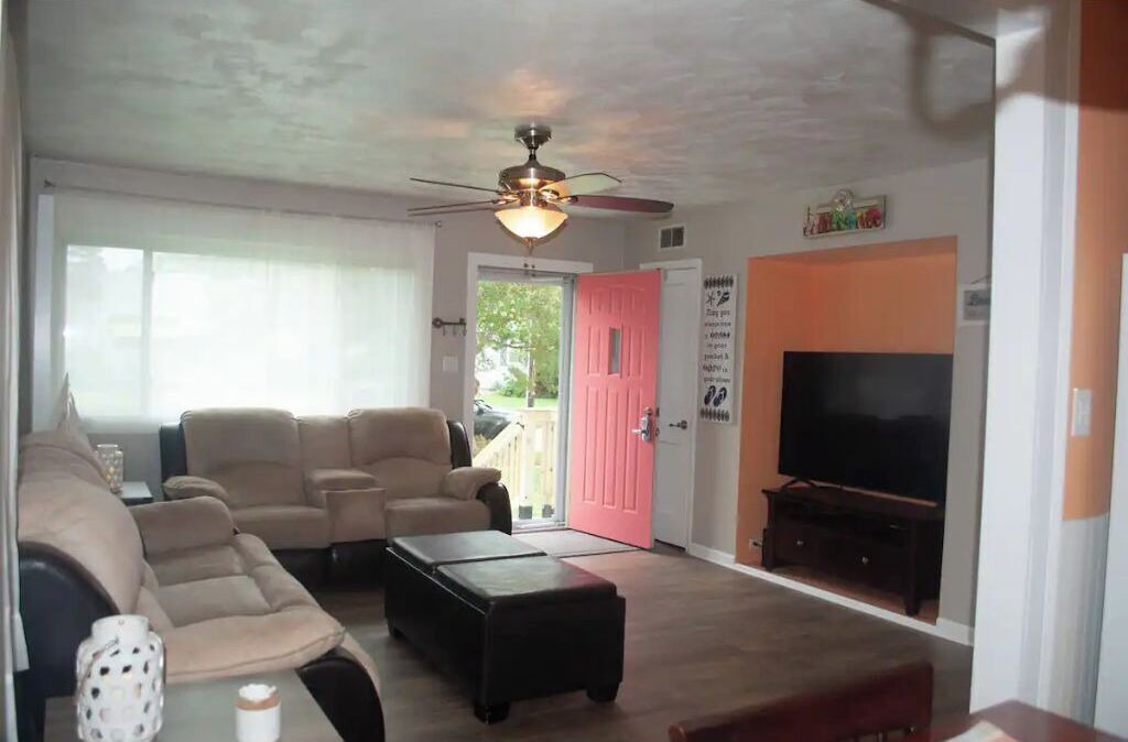 Photo of Livingroom in Bayview