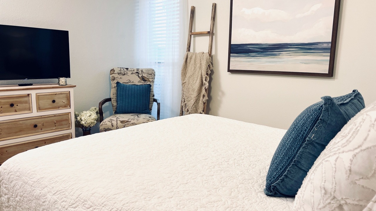 Photo of Bedroom in Crescent Beach