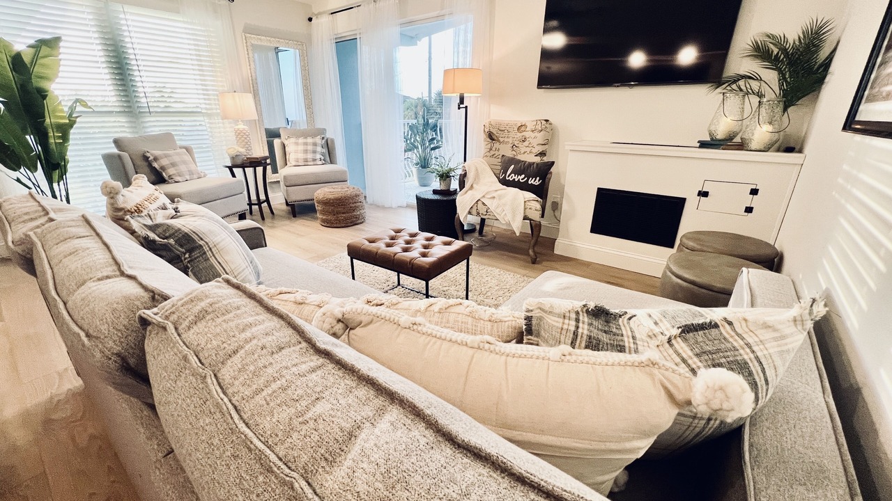 Photo of Livingroom in Crescent Beach