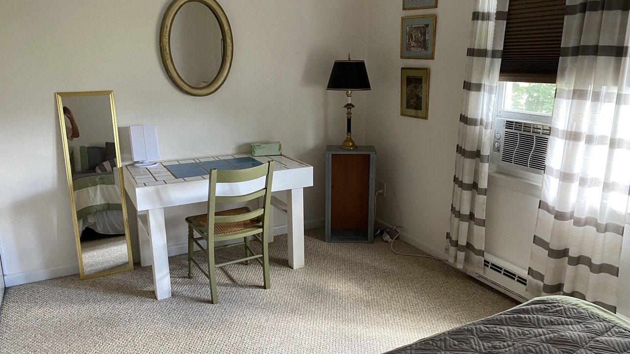 Photo of Bedroom in Lee