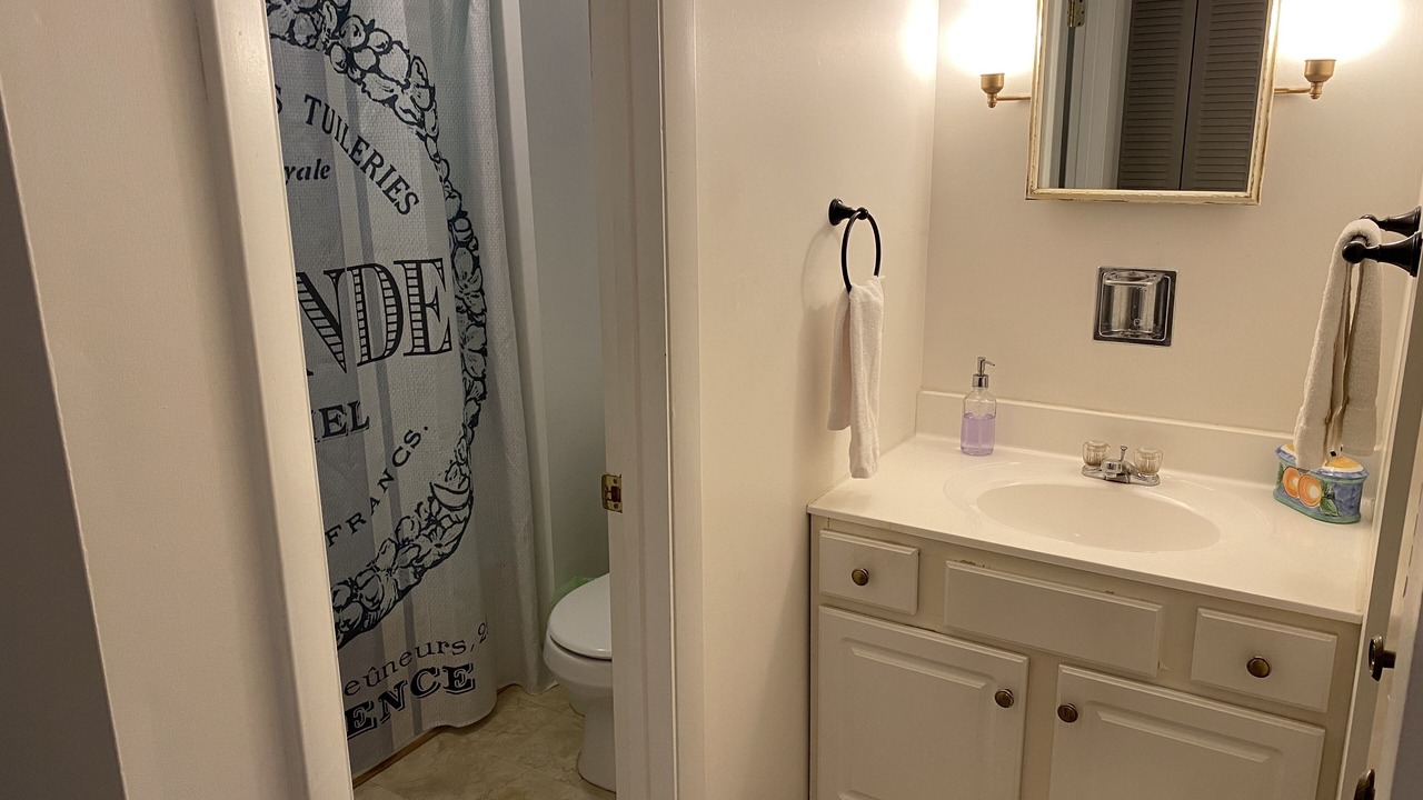 Photo of Bathroom in Lee