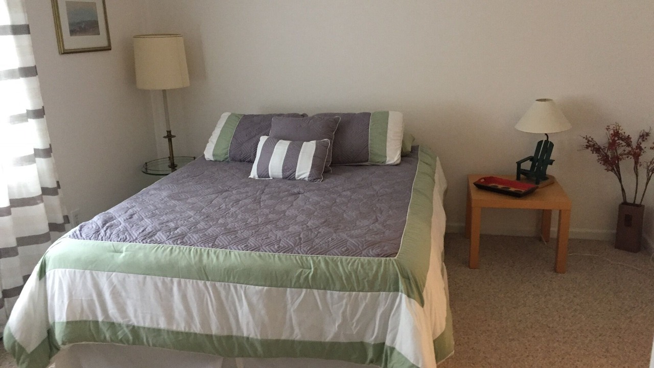 Photo of Bedroom in Lee