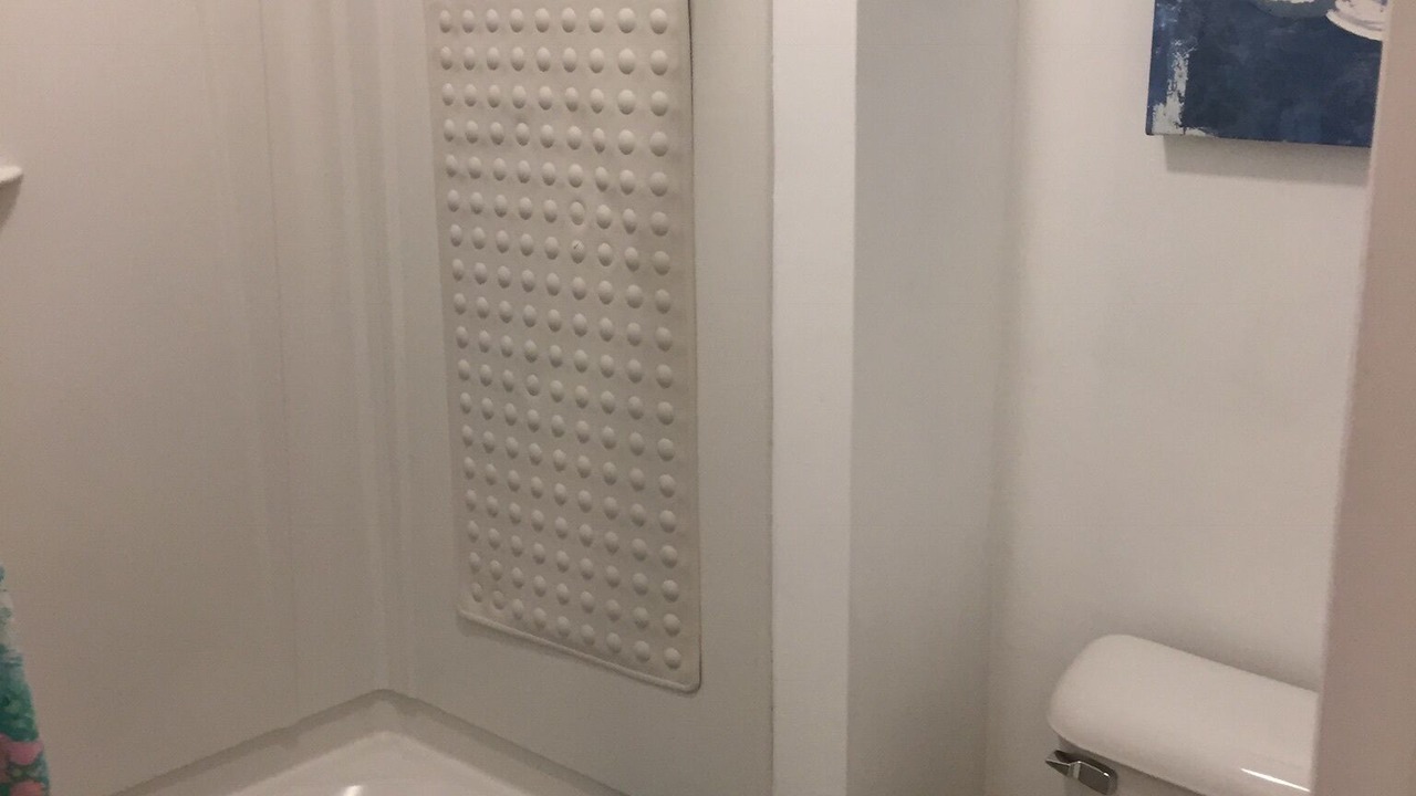 Photo of Bathroom in Lee