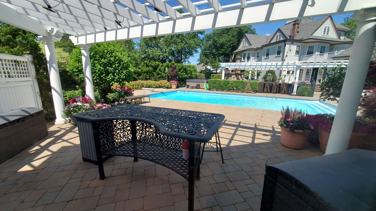 Photo of Outdoor in Rockville Centre