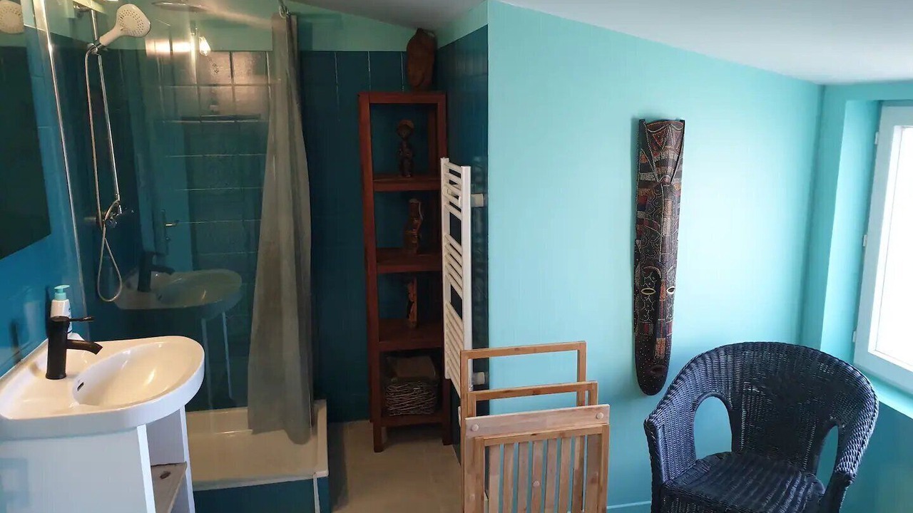 Photo of Bathroom in Rostrenen