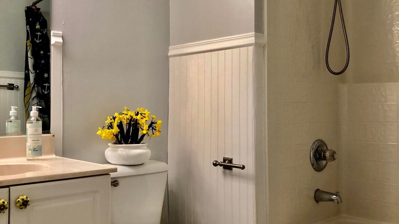 Photo of Bathroom in North Camellia Acres