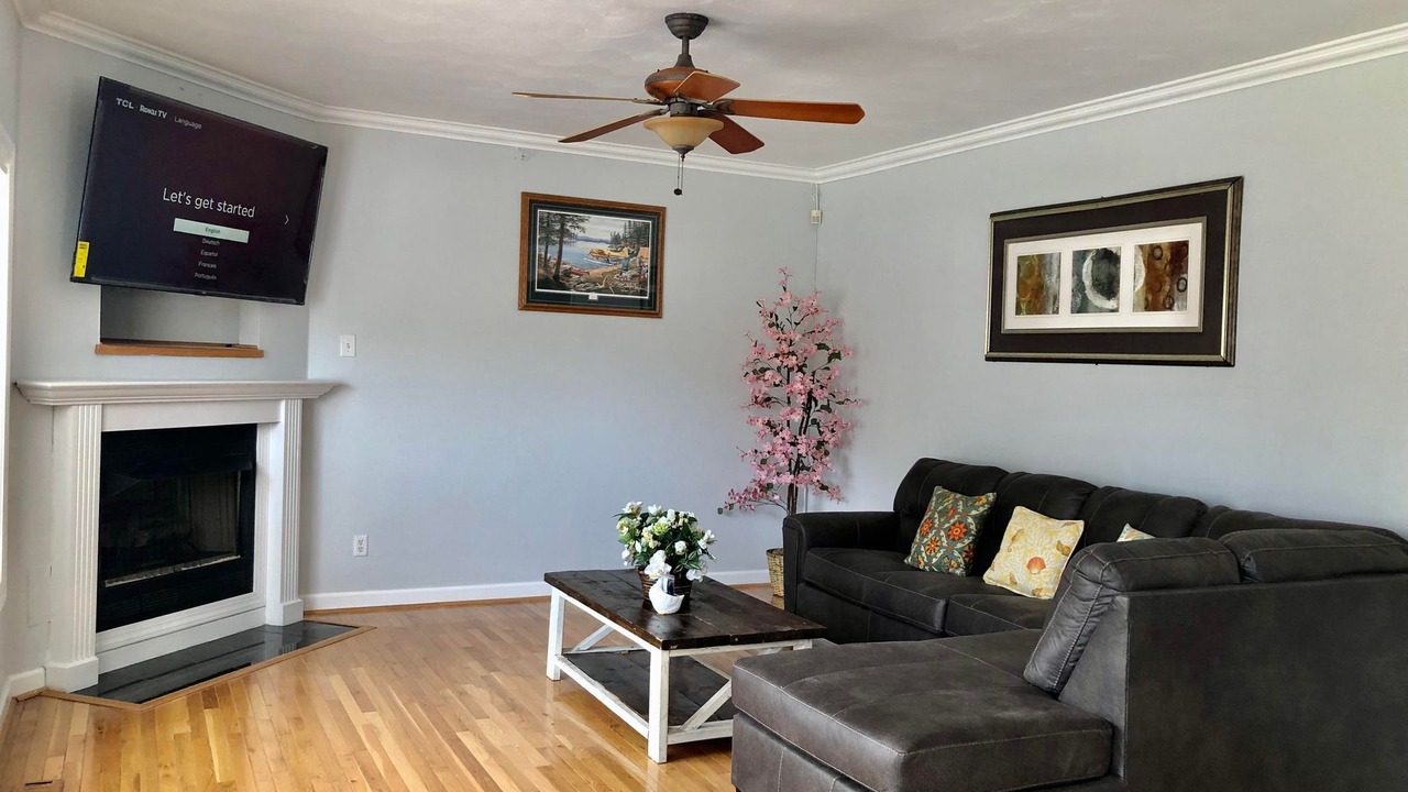 Photo of Livingroom in North Camellia Acres