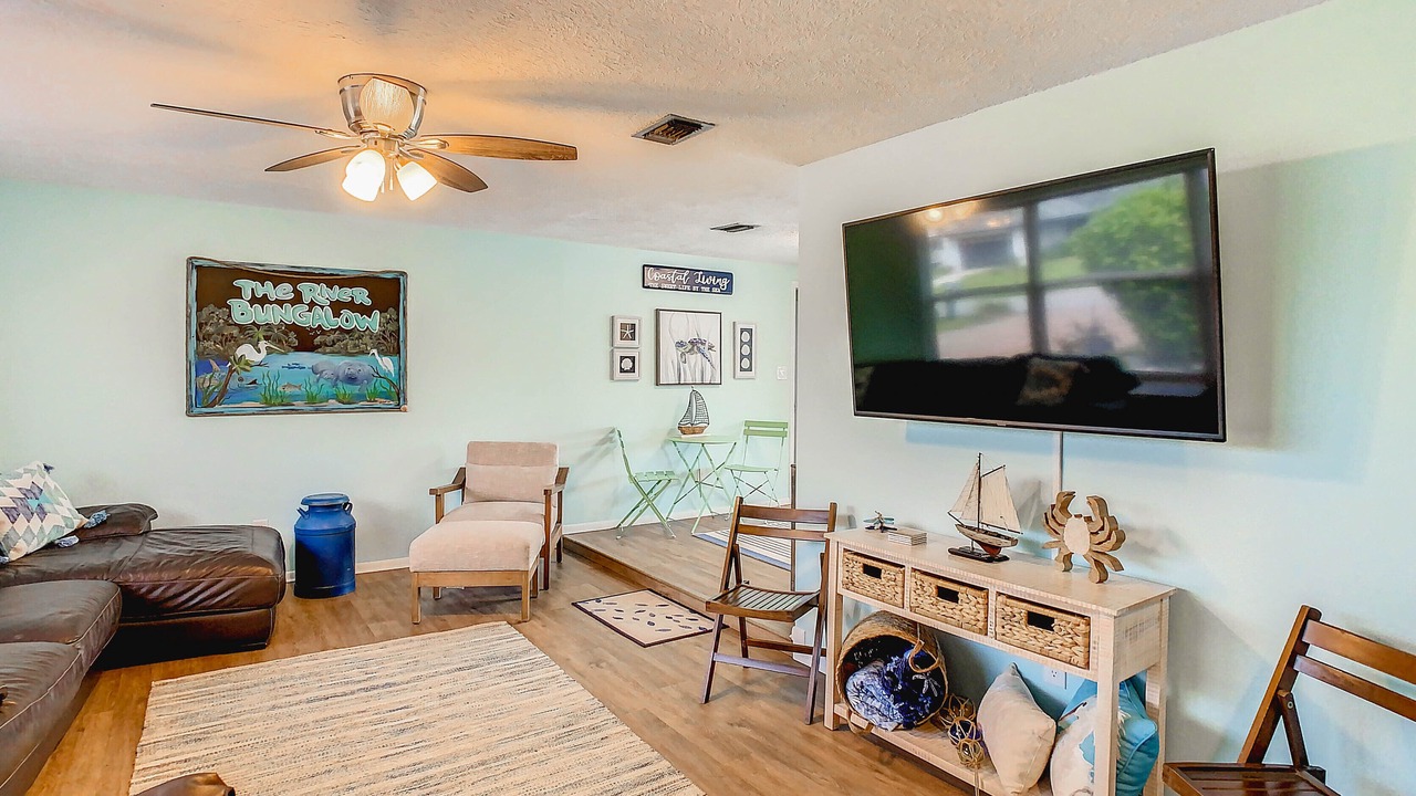 Photo of Livingroom in Indian Waters