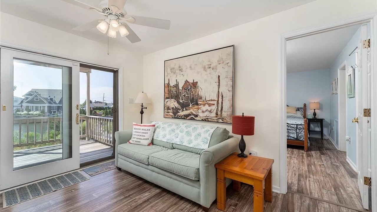 Photo of Livingroom in Shirley